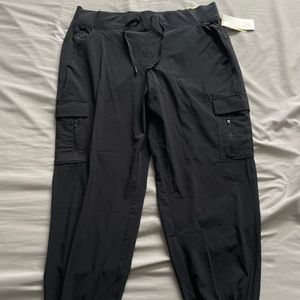 Women’s cargo joggers